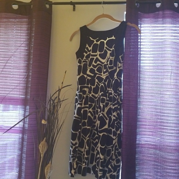 Dress - Picture 2 of 5